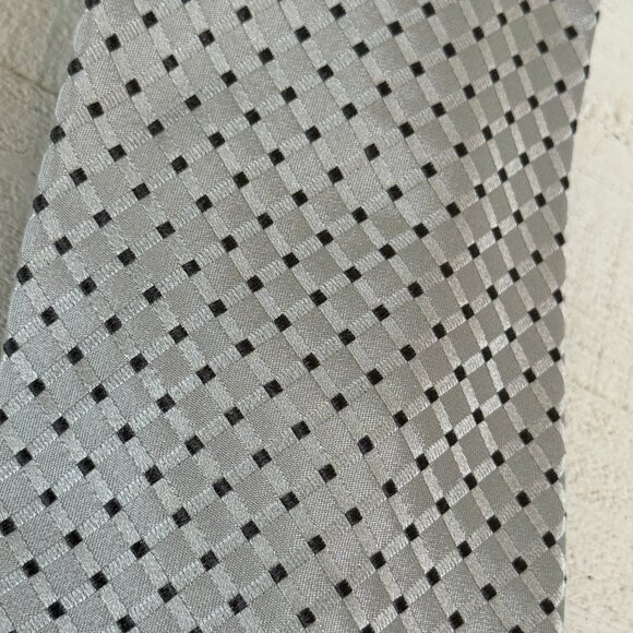 Giorgio Armani Silk Tie Gray Black Dot Pattern Made in Italy NWT - Picture 4 of 8